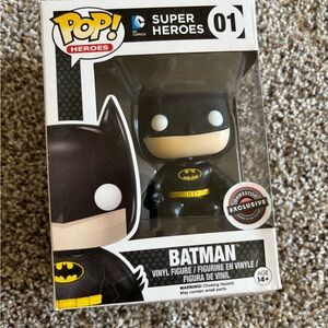 Pop Super Heroes Batman Vinyl Collectible